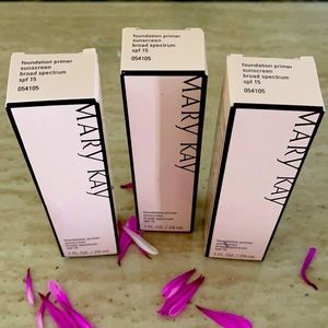 Mary Kay Foundation Primer Sunscreen Broad SPF 15